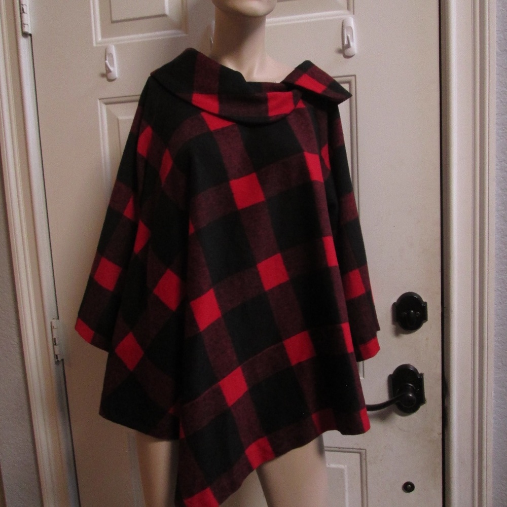 new PERFECT  women's RED  PLAID HANDKERCHIEF HEM  3/4 SLEEVES Blouse Sz L